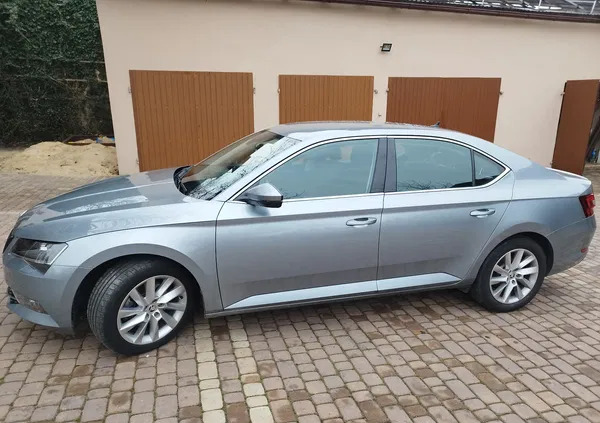 skoda superb Skoda Superb cena 82500 przebieg: 154745, rok produkcji 2018 z Częstochowa